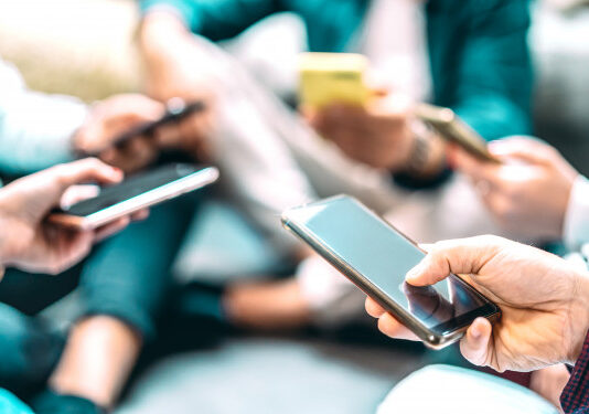 How to Reduce the Cost of a Teenager’s Smartphone