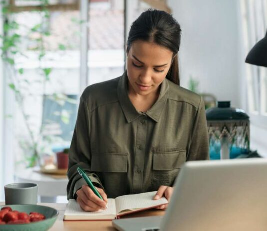 8 Study Habits That Will Improve Your Grades in College – 2024 Guide