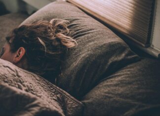How to Create a Calming Evening Routine ─ Simple Herbal Teas, Supplements, and Nighttime Rituals for Better Sleep